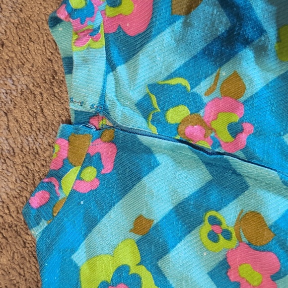 Flower poncho - Picture 3 of 4